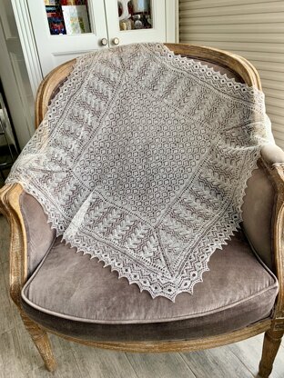 Heirloom Lace Shawl- Opera House Design