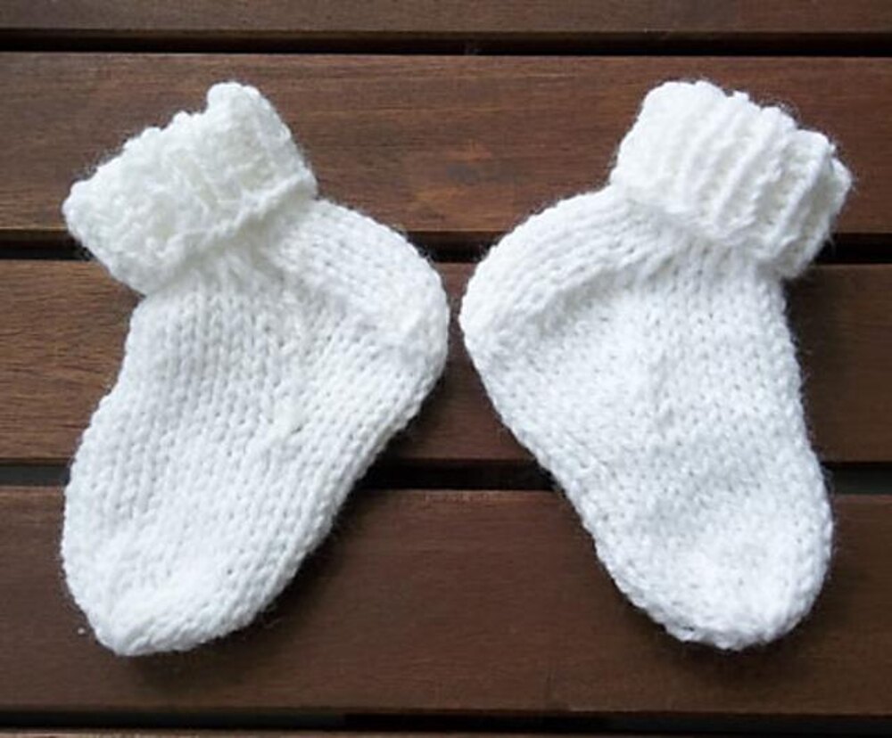 Newborn baby socks sale knitting pattern