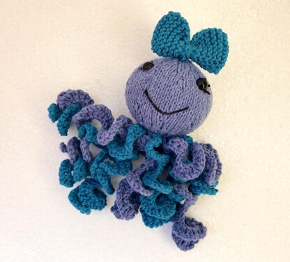 Knitted pattern octopus for newborn baby