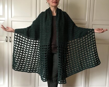 Easy Crochet Wrap Pattern: Shawl We-Wear-Green Wrap