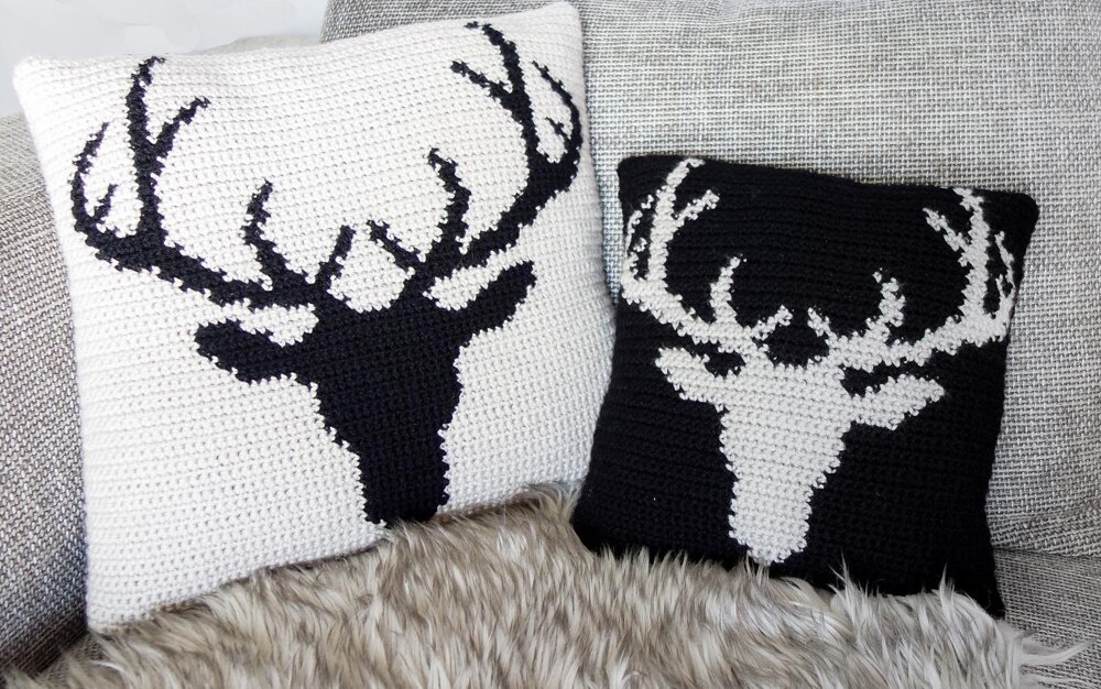 Deer head outlet pillow