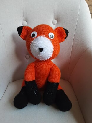 Cuddly Fox Knitting Pattern