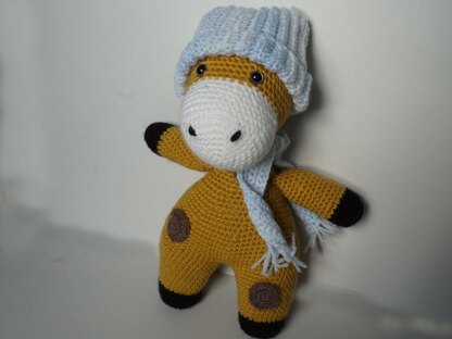 Crochet Pattern Giraffe with clothes to change!