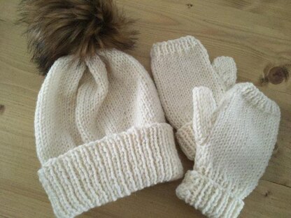 Chunky hat & Wrist warmers with thumb