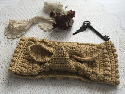 Betsy Bow Earwarmer