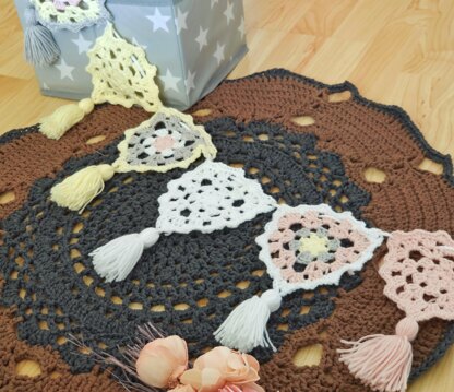 Maia crochet bunting