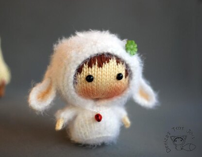 White Sheep Doll. Tanoshi series toy.