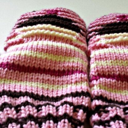 Cupcake Illusion Mittens - knitting pattern