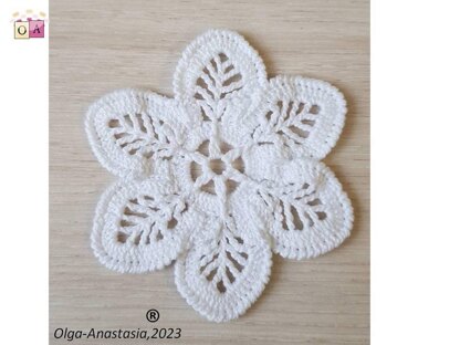 Crochet white openwork flower