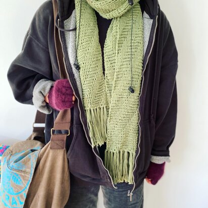 Climbing stairs scarf