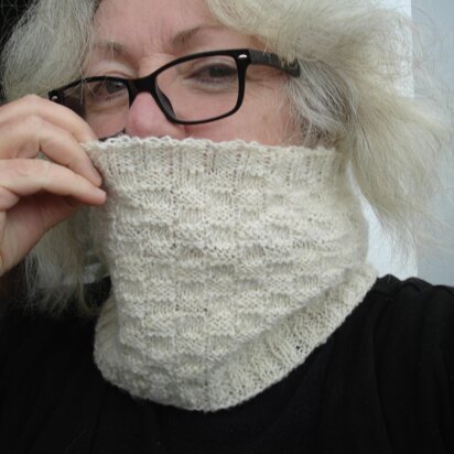 Tin Shed Yarns Westport Quay Cowl