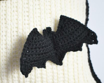 Vampire Bat Sofa Cushion. Bat, tree and Moon Embellishment. Halloween Throw Pillow. 3D Cushion Cover