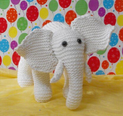 NURSERY WHITE ELEPHANT TOY KNITTING PATTERN - MADMONKEYKNITS