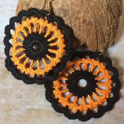 32. Bee-color earrings