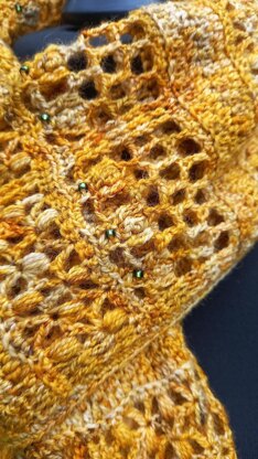 Fractured Bee Line Scarf