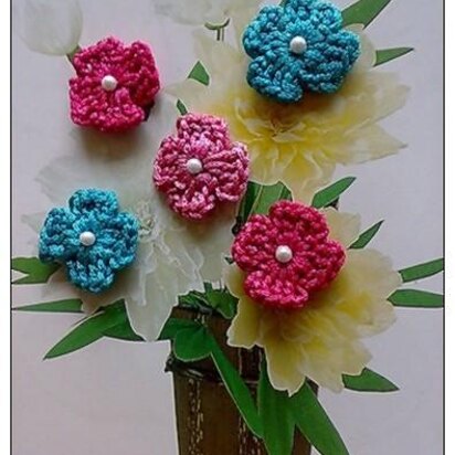 4 Petals Crochet Flower Pattern Applique For Christmas Valentine