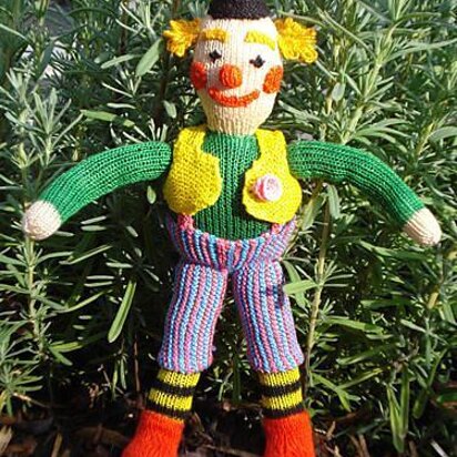 Henry Clown Toy Knitting Pattern