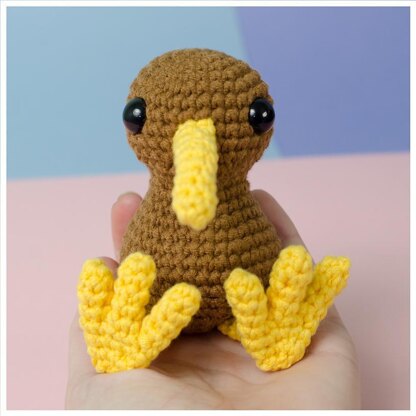 Kiwi amigurumi bird