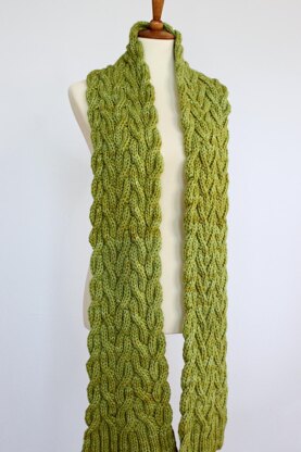 Reversible Cable Vine Scarf