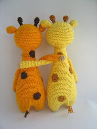 Giraffe with Spots Crochet Amigurumi Pattern