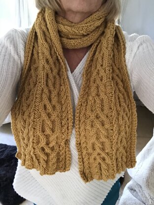 Killarney Cabled Scarf