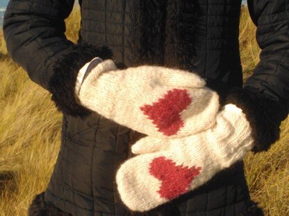 Knitted heart hat, cowl and mittens