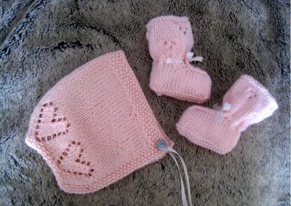 Little Sweetie Bonnet & Booties Set