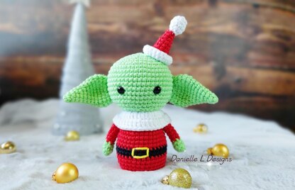 Baby Alien Christmas amigurumi