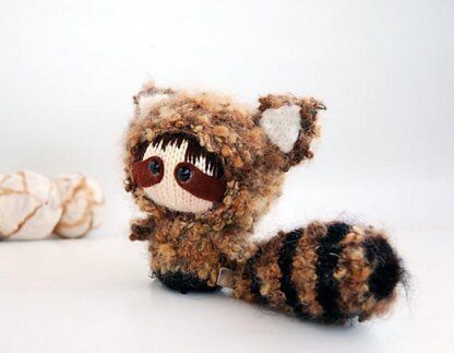 Raccoon Doll with removable tail. Toy from the Tanoshi series.