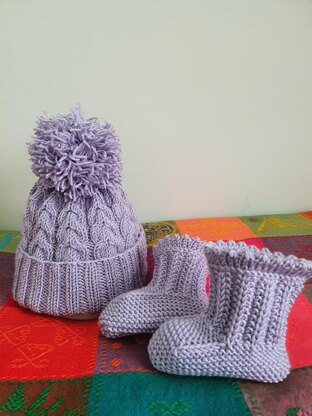 Lottie's hat and booties