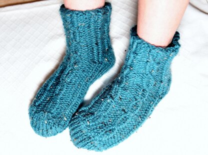 Jodi Cable Loom Knit Slipper Socks