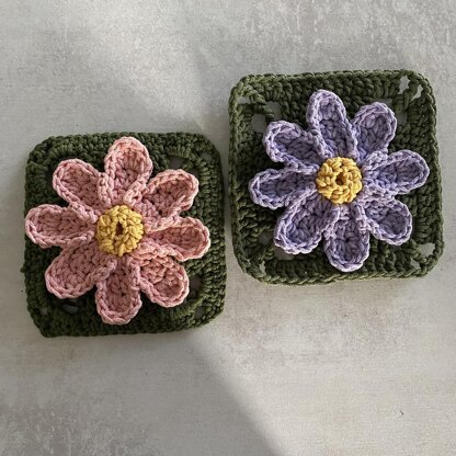 Cosmos Flower Granny Square