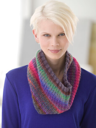 Thermal Cowl in Lion Brand Amazing - L32301
