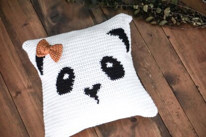 072 - Panda pillow
