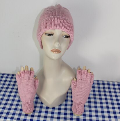 Circular Beanie Hat & Short Finger Gloves