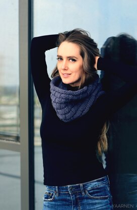 Asta knit basketweave cowl