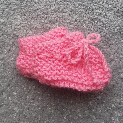 Preemie Garter Bootees