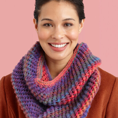 Diagonal Eyelet Cowl in Lion Brand Amazing - L10756