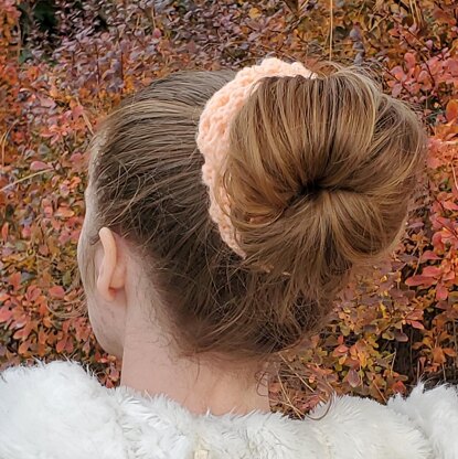 Eyelet Stitch Scrunchie Hair Tie Knitting Pattern