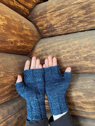 Meira Fingerless Mitts