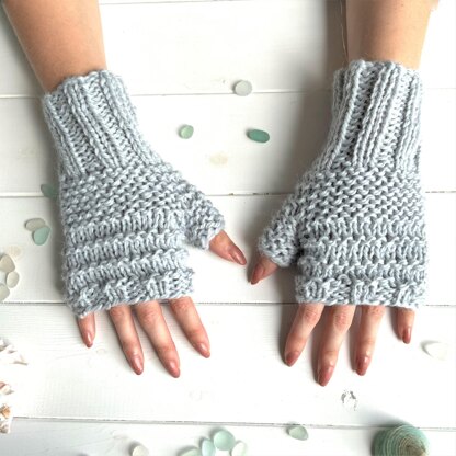 Sea Ripples Fingerless Gloves