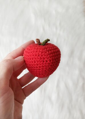 Crochet apple pattern