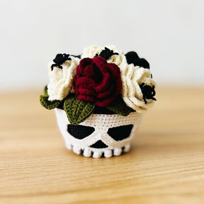 Skull with flowers, crochet skull pattern, amigurumi skull, pot with flowers pattern