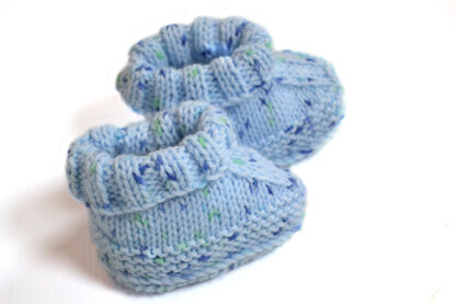 Cardigan, Hat & Bootees in DY Choice Baby Joy DK - DYP151