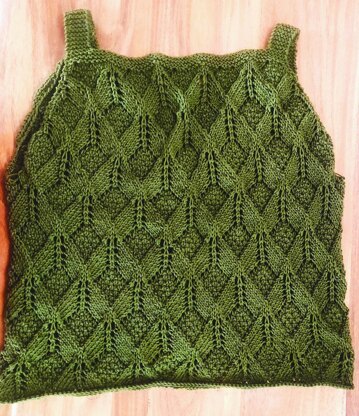 Diamond patterned summer top