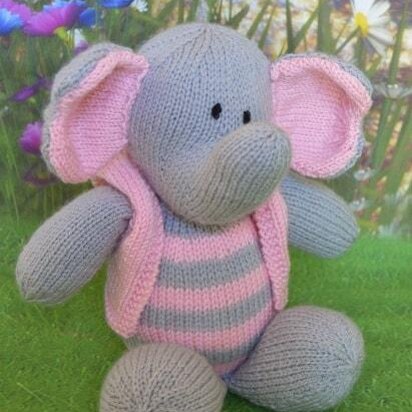 Grace the Elephant - knitting pattern