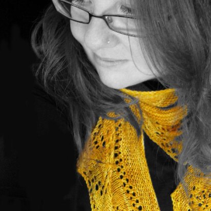Gold Star for Effort (Or Morning Star) Shawlette - knitting pattern