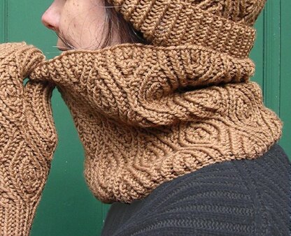 Almond Cowl