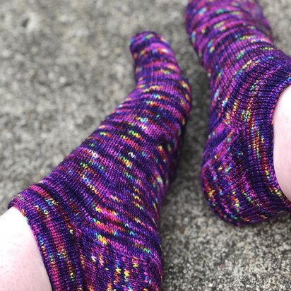 Honeysuckle Socks - knitting pattern