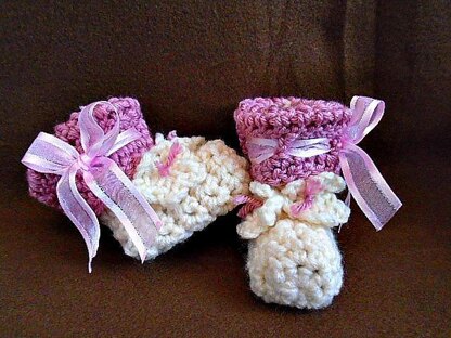 912 - Pink Ribbon Booties